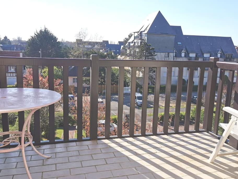 Cabourg Cosy, Appartement Refait A Neuf, 5 Min A Pied De La Mer Bagian luar foto