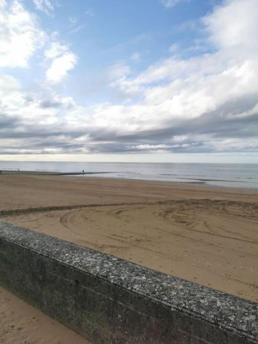 Cabourg Cosy, Appartement Refait A Neuf, 5 Min A Pied De La Mer Bagian luar foto